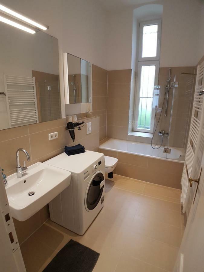 Lang Re By Rockchair Apartments L Superhost Status L 2 Bedrooms Boxspringbeds In City Center - Cozy Family & Business Flair Welcomes You! ベルリン エクステリア 写真
